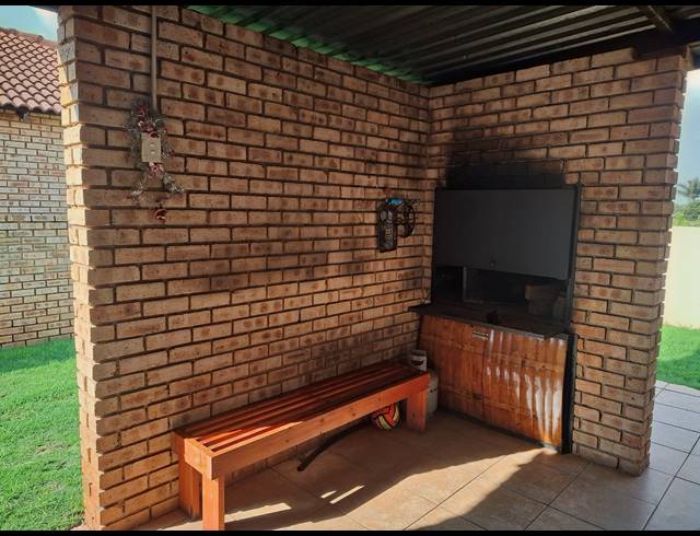 3 BEDROOM SECTIONAL TITLE FOR SALE IN EIKE PARK